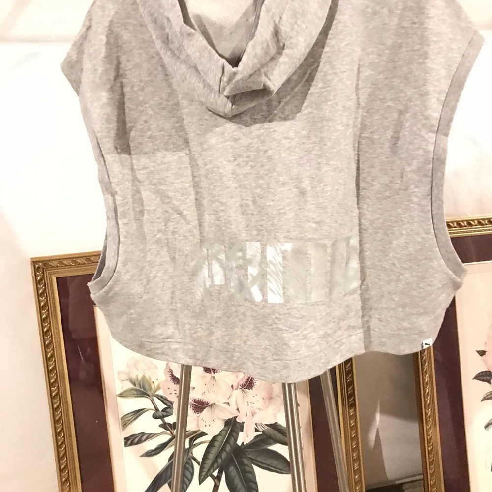 Tops - Picture 2 of 4